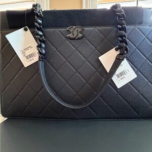 Chanel Black Quilted Tote Bag sold ♥️